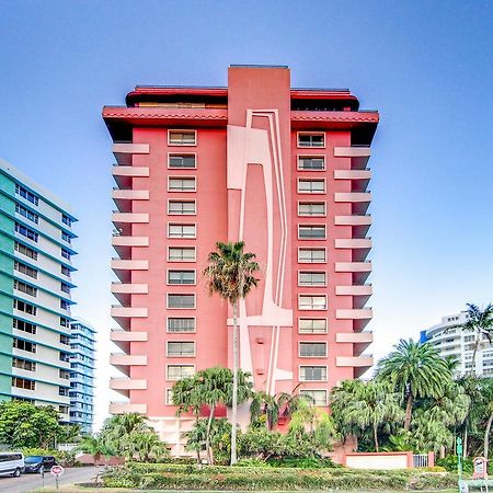 The Alexander: Miami Beach Apartment Room photo